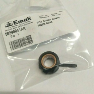 OLEO-MAC GST250 oil pump combo detail view drive gear mounting